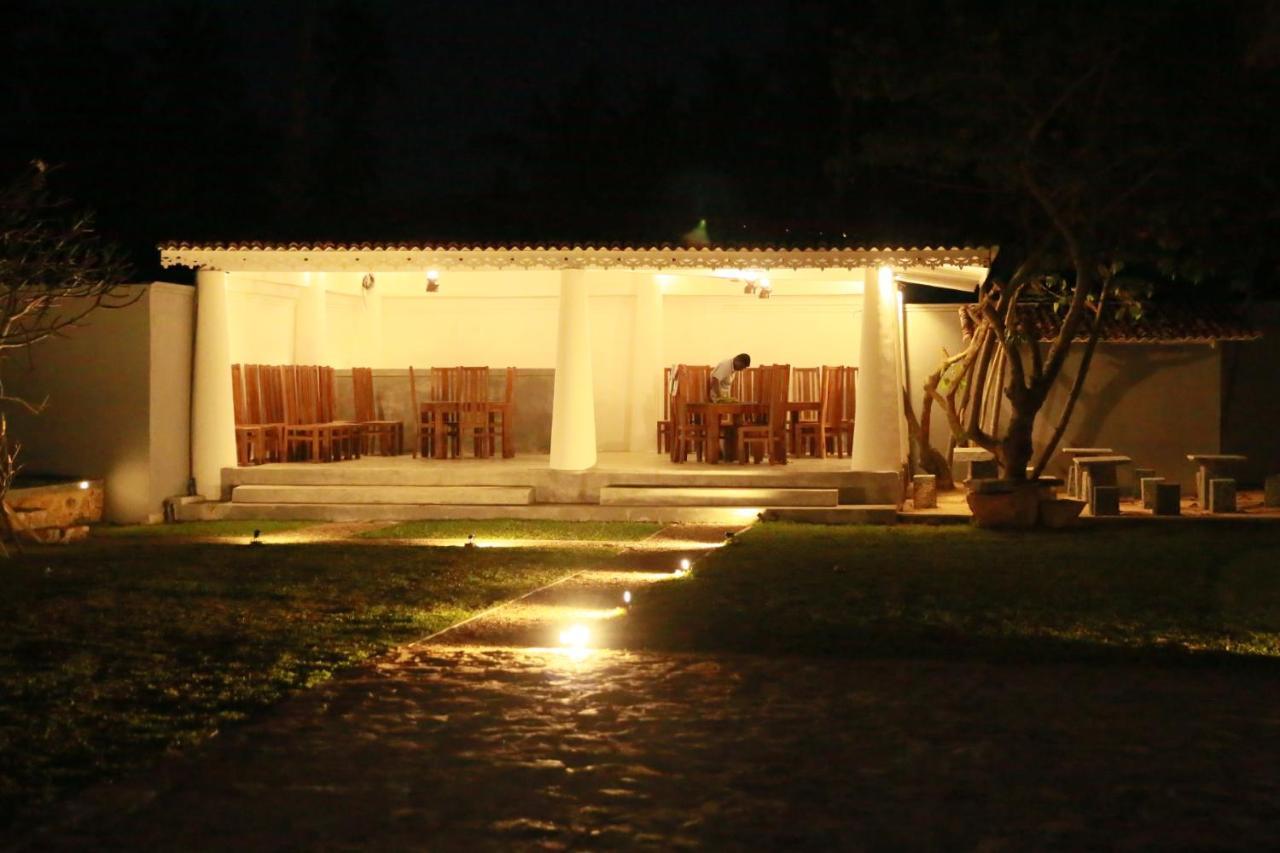 Samaraana Hotel Ahangama Exterior photo